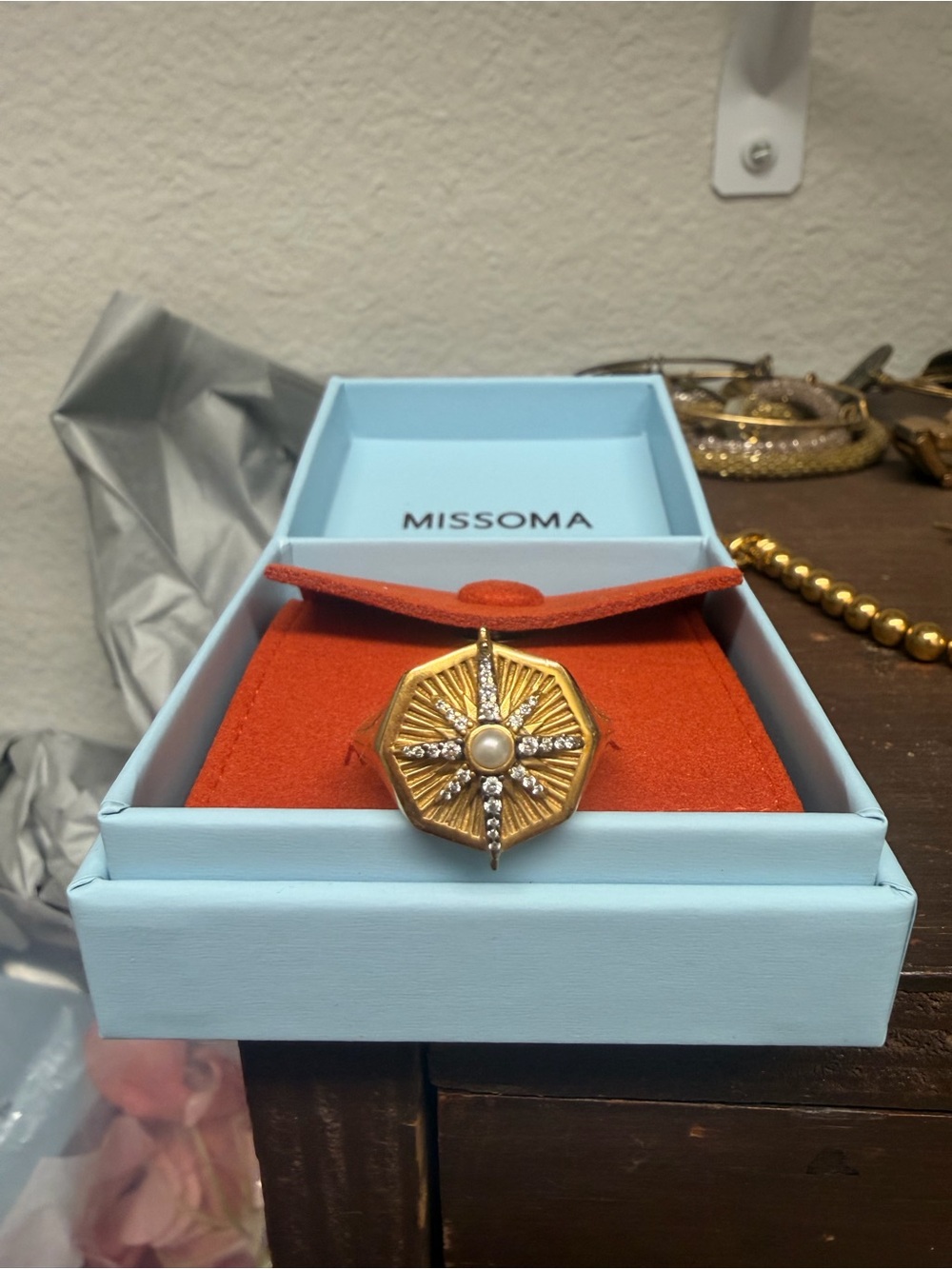 Missoma Harris Reed Star of the Show Pearl Signet Ring | 18ct Gold Plated/Pearl